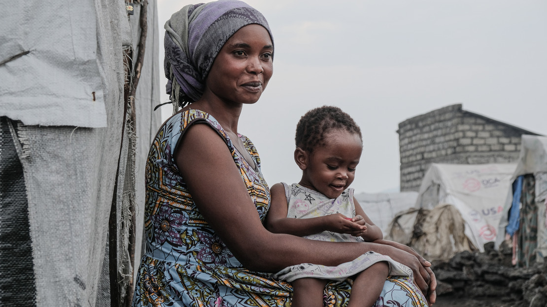 Au Nord-Kivu, aider Inaya à marcher malgré la malnutrition